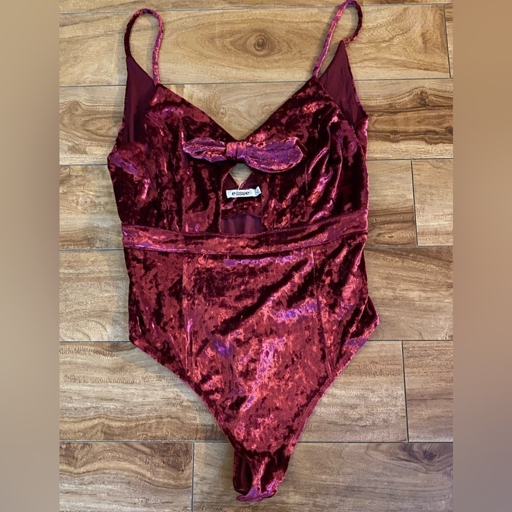Essue Burgundy Velvet Women’s Thong Bodysuit Size Medium